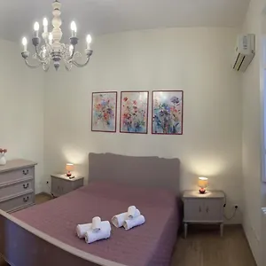 https://la-casa-del-pucci.it-tuscanyhotel.com